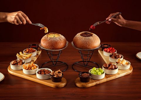 Temporada de Fondue: Outback traz de volta ao menu versões salgada e doce, nos restaurantes e delivery