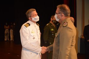 Comandante da Capitania dos Portos de Alagoas, Petrocelli de Lima, é condecorado com a Medalha Zumbi dos Palmares