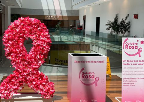 Outubro Rosa: Parque Shopping inicia campanha de doação de lenços e cabelos em adesão à campanha