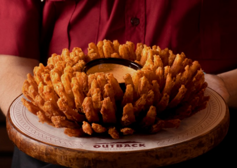 Outback presenteia clientes com Bloomin’ Onion na Aussie Week 2022