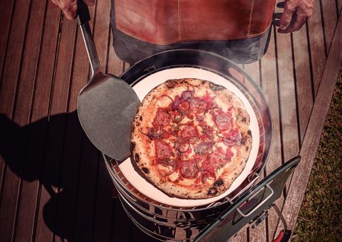 Pizza na churrasqueira? Saiba como preparar de forma prática em casa