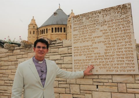 Padre Reginaldo Manzotti fará transmissões ao vivo de Israel e Roma 