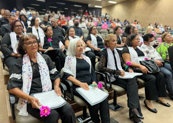 Servidoras do TCE AL comemoram Dias das Mães com palestra e momentos de descontração