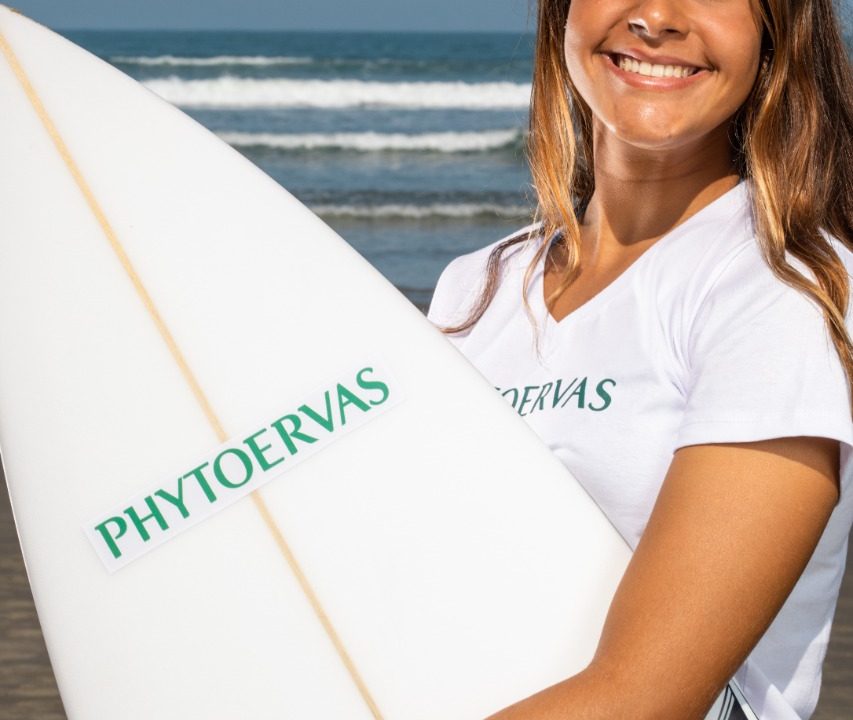 Kemily Sampaio ensina como ter o cabelo de surfista perfeito