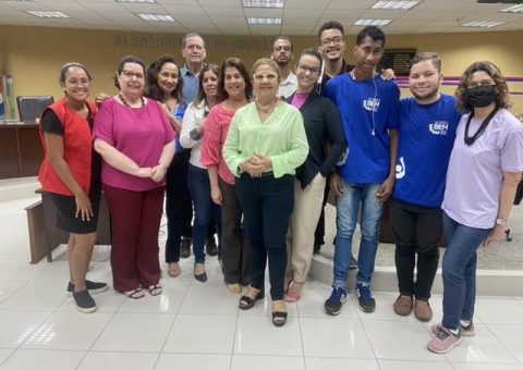 Setor de Psicologia do TCE/AL promove momento de meditação no plenário