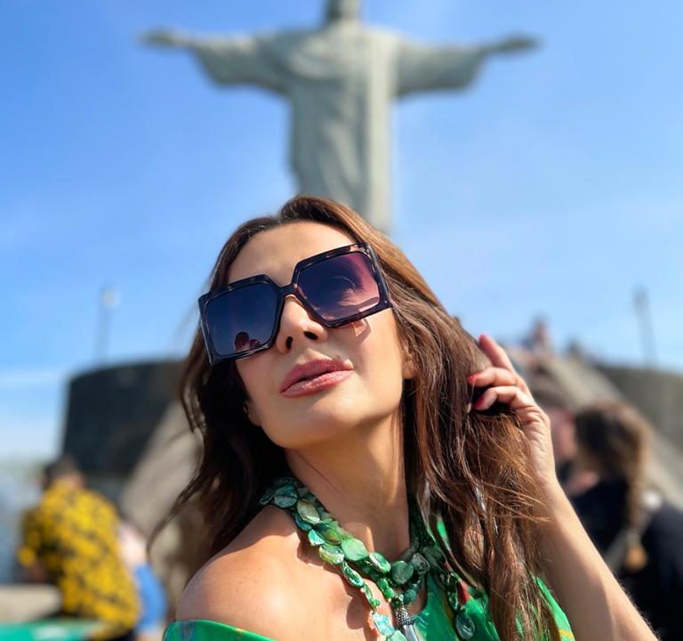Claudia Métne realiza Fashion Trip no Rio de Janeiro em paisagens turísticas da cidade maravilhosa