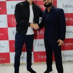 Rodrigo Faro, Mariana Rios e youtuber Fefe atraem multidão no estande da Forever Liss na Beauty Fair