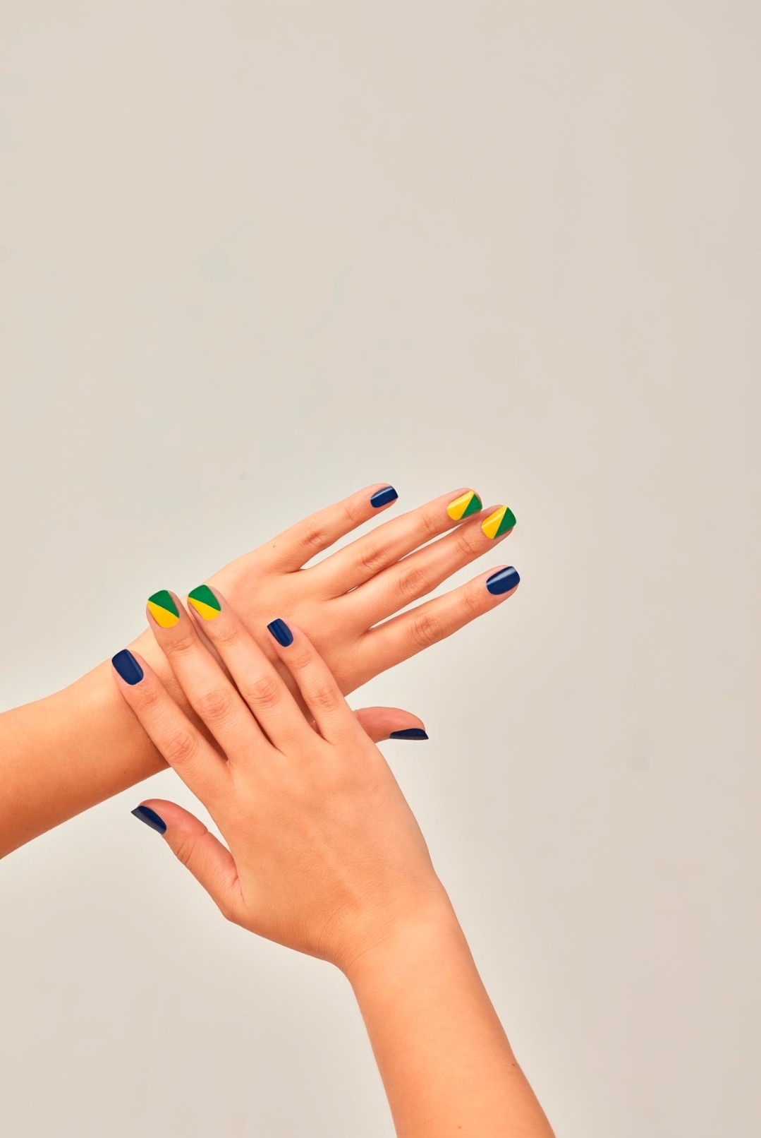 Bota a cara pra jogo: tutorial de makes e nail art para torcer com as cores do Brasil
