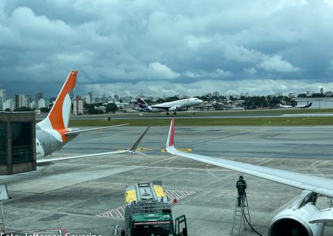 Passagens aéreas poderiam custar a metade do valor atual cobrado