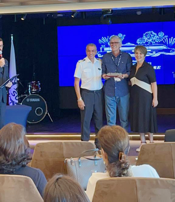 O navio de cruzeiro MSC Seashore atraca pela primeira vez em Maceió