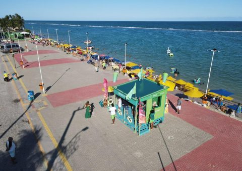 Verão Boticário tem espaço instagramável de lazer e diversão na Praia da Barra de São Miguel