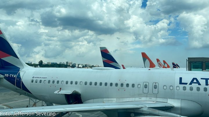 Crescimento do tráfego aéreo mundial ainda não atingiu níveis pré-pandemia