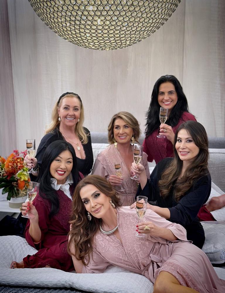 Encontro de empreendedoras de sucesso em evento Dia dos Namorados,"Love in the Air"