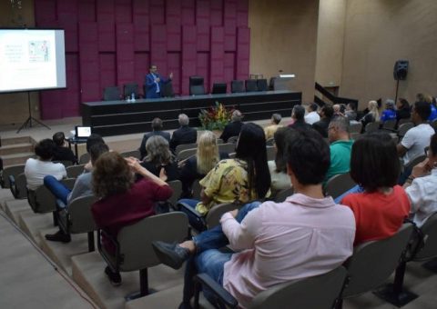 TCE/AL realiza palestra sobre assédio moral no serviço público