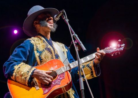 Fantastic Negrito vem ao Brasil pela terceira vez para realizar único show no Cine Joia em São Paulo.