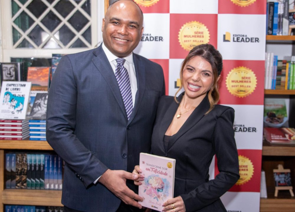 João Costa marca presença no lançamento do livro "Transforme Dor em Felicidade", de Elisa Ponte