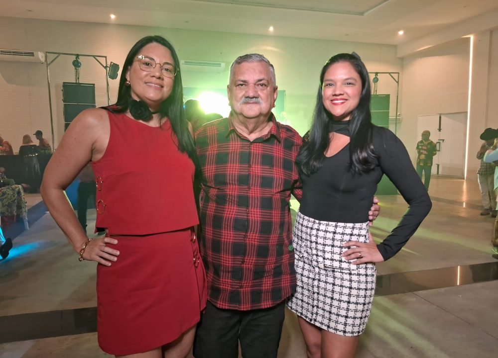 O Iate Clube Pajussara realiza o "Forró dos Pedro" que foi marcado pela alegria, animação e muito arrasta-pé