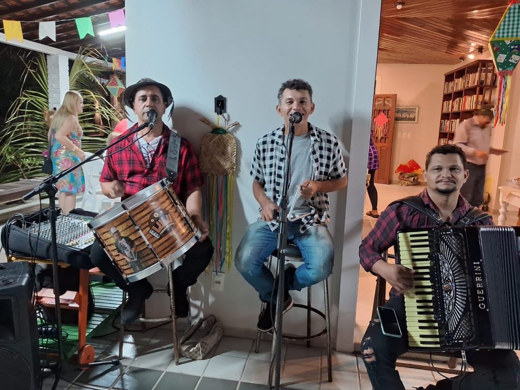 Arraiá da Amizade foi sucesso absoluto, com muito forró pé de serra
