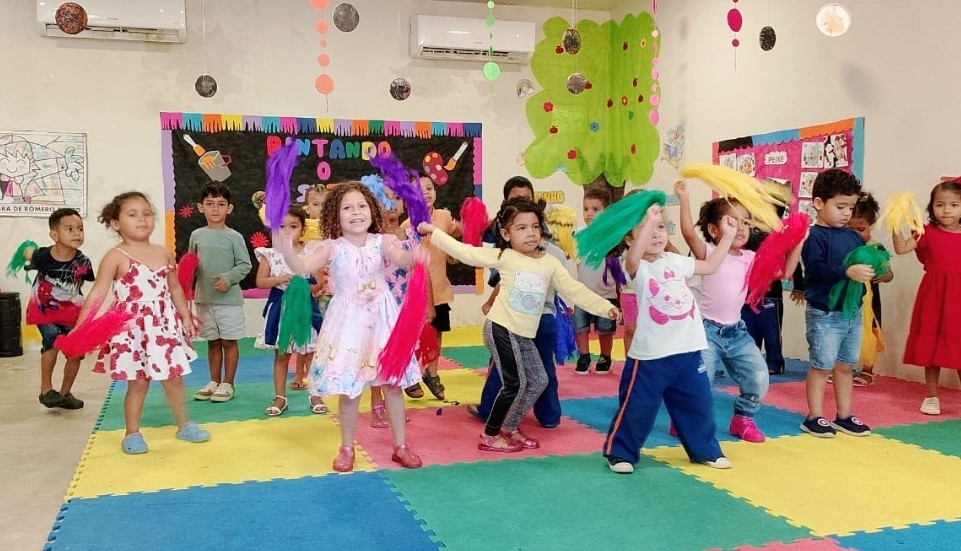 Alunos do Gigantinhos da Chã da Jaqueira participam de projeto voltado para o incentivo da experimentação da arte no processo de aprendizagem