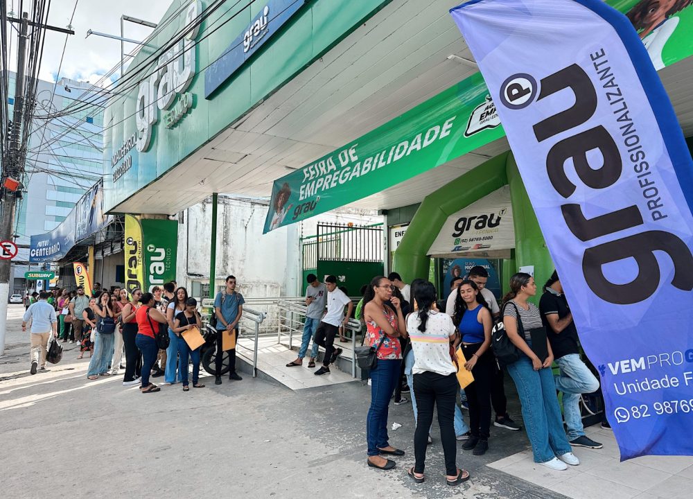 Feira de Empregabilidade do Grau Educacional Farol oferece mais de 350 vagas de trabalho e estágio em Maceió