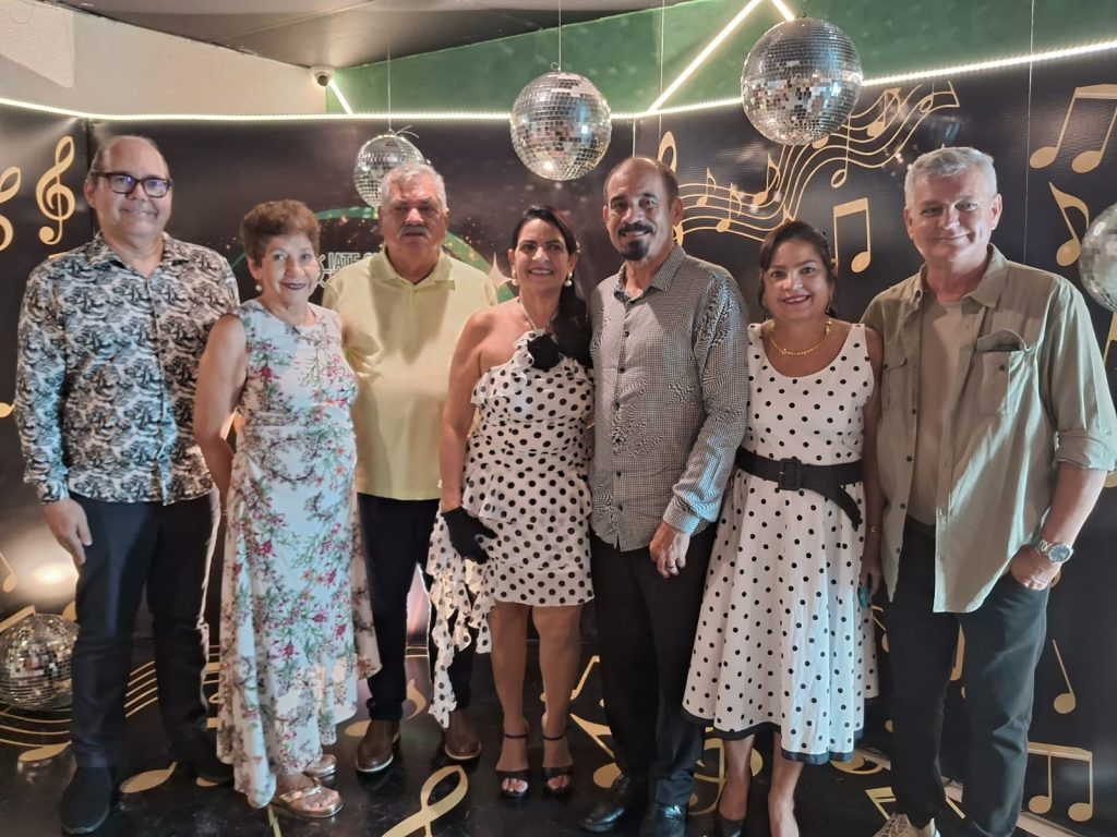 Iate Clube Pajussara revive o glamour no Baile Anos Dourados