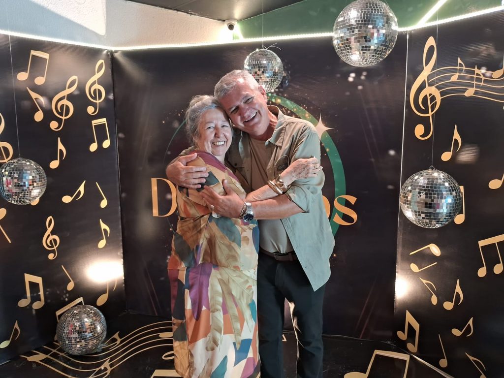 Iate Clube Pajussara revive o glamour no Baile Anos Dourados