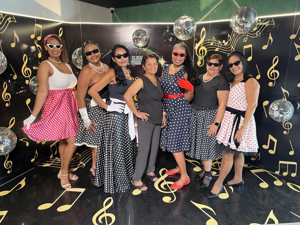 Iate Clube Pajussara revive o glamour no Baile Anos Dourados