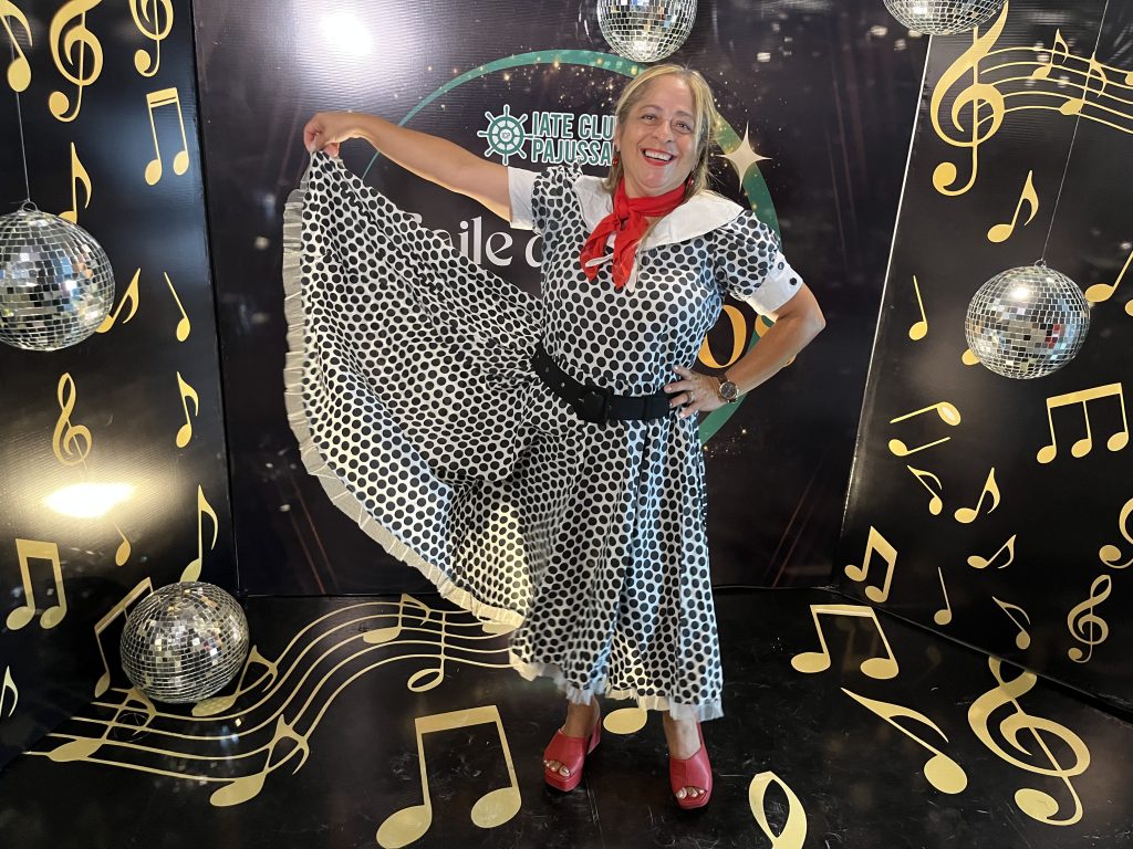 Iate Clube Pajussara revive o glamour no Baile Anos Dourados