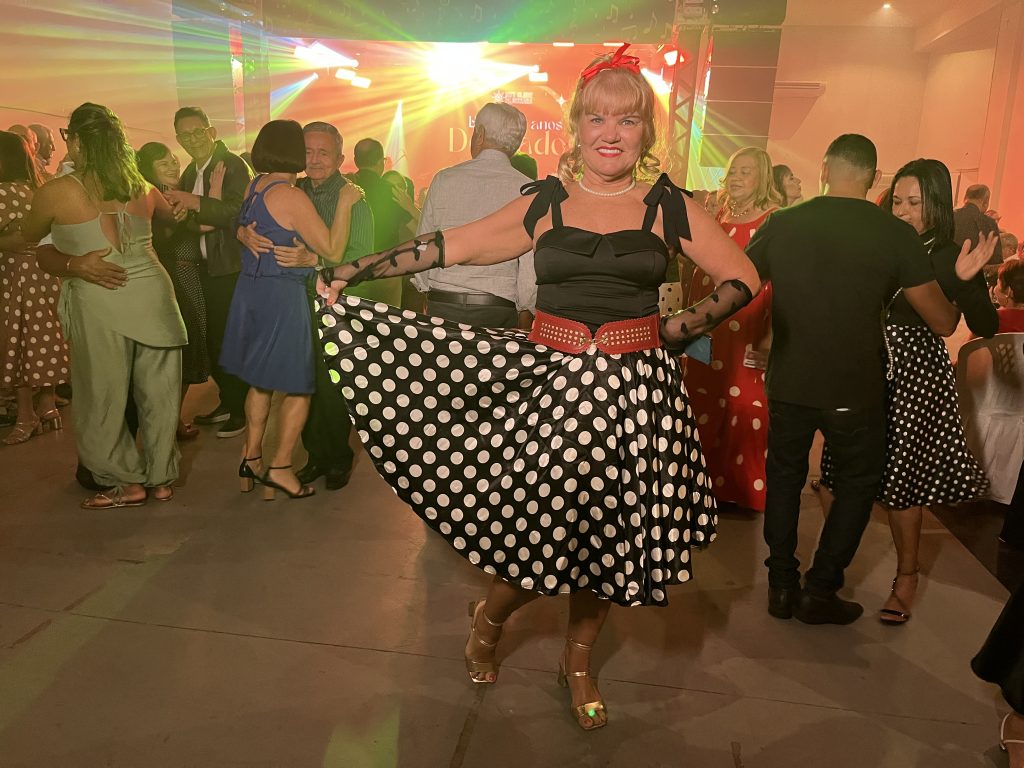 Iate Clube Pajussara revive o glamour no Baile Anos Dourados