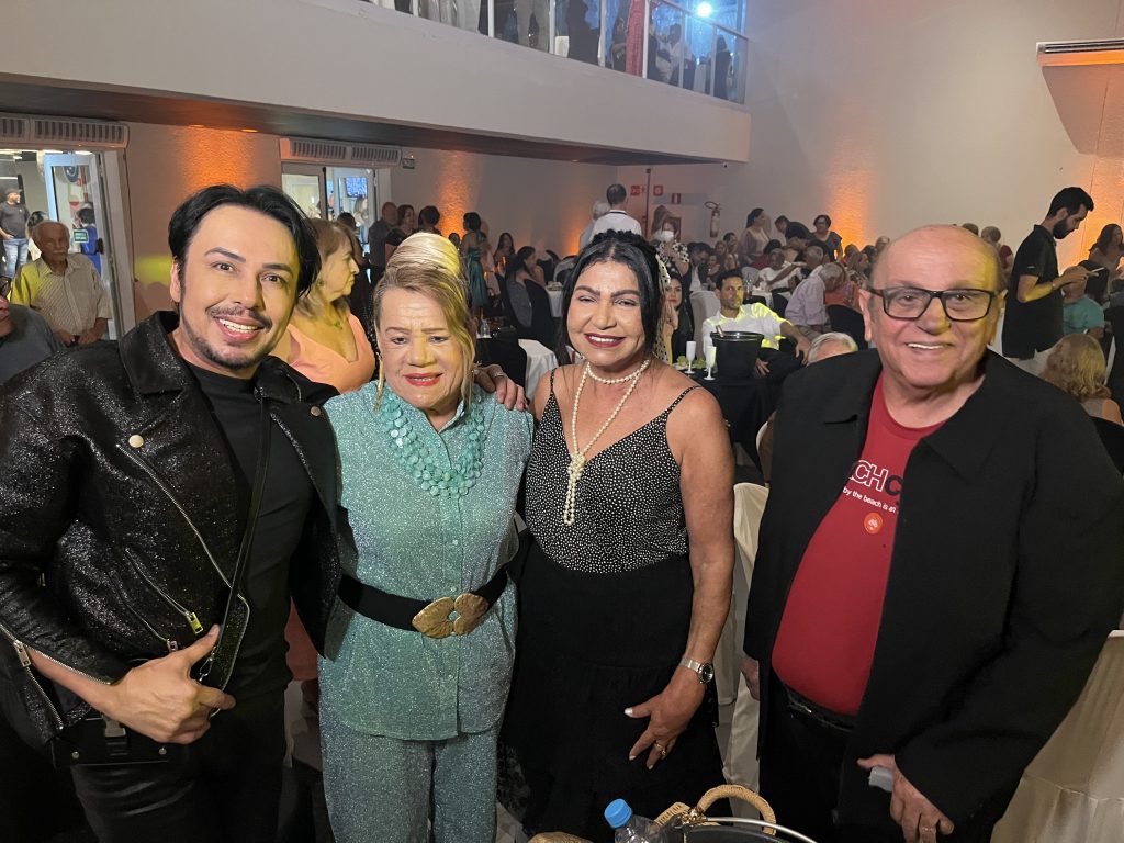 Iate Clube Pajussara revive o glamour no Baile Anos Dourados