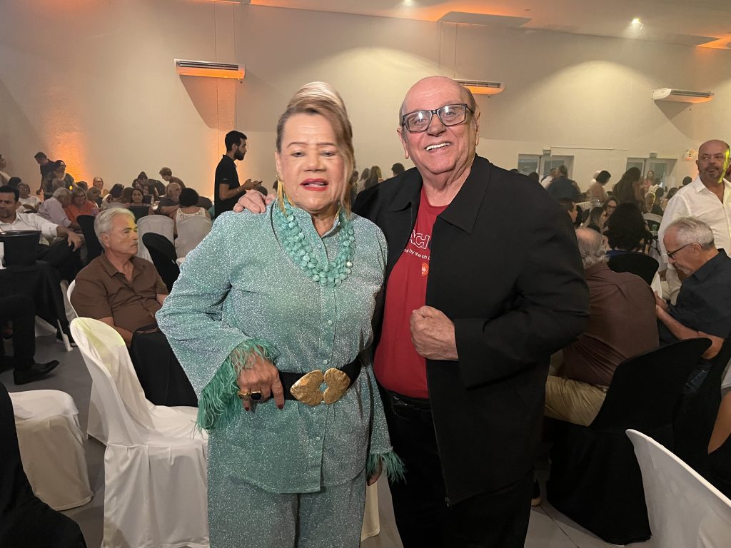 Iate Clube Pajussara revive o glamour no Baile Anos Dourados