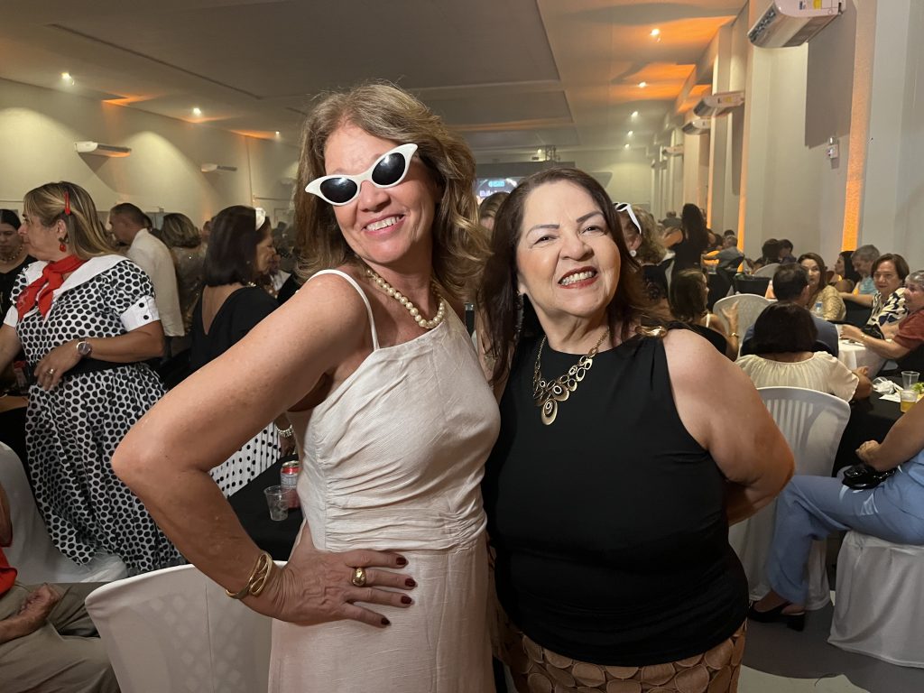 Iate Clube Pajussara revive o glamour no Baile Anos Dourados