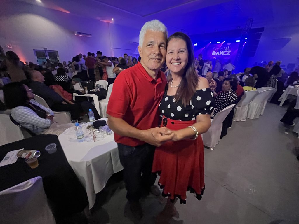 Iate Clube Pajussara revive o glamour no Baile Anos Dourados