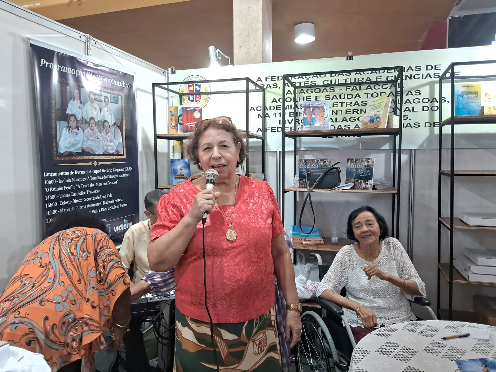 Grupo Literário Alagoano brilha na Bienal do Livro com cinco lançamentos de sucesso