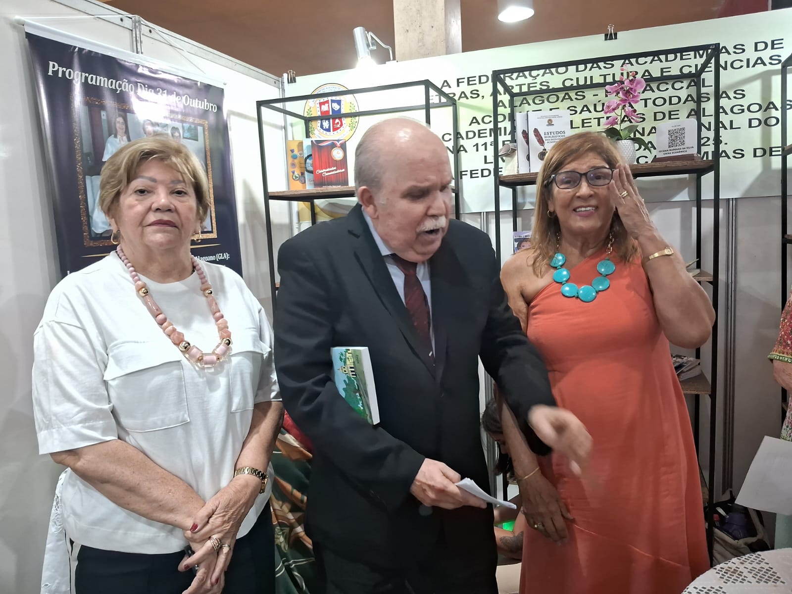 Grupo Literário Alagoano brilha na Bienal do Livro com cinco lançamentos de sucesso