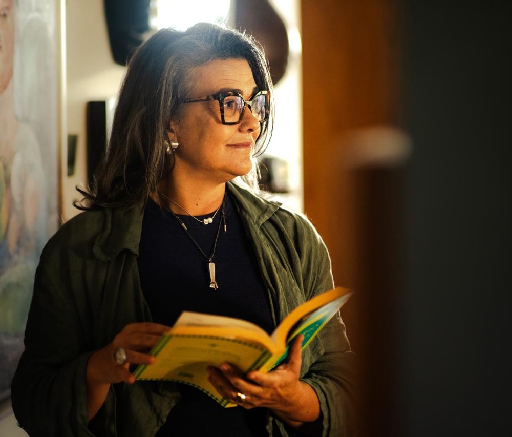 Escritora Chris Cidade Dias anuncia o seu primeiro romance para 2026 após duas décadas dedicadas à literatura infantil