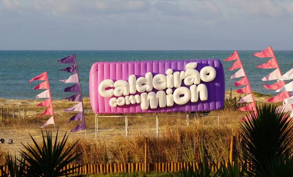 Nanii Hotel vira vitrine nacional ao sediar gravações do "Caldeirão de Verão" da Globo em São Miguel do Gostoso (RN)