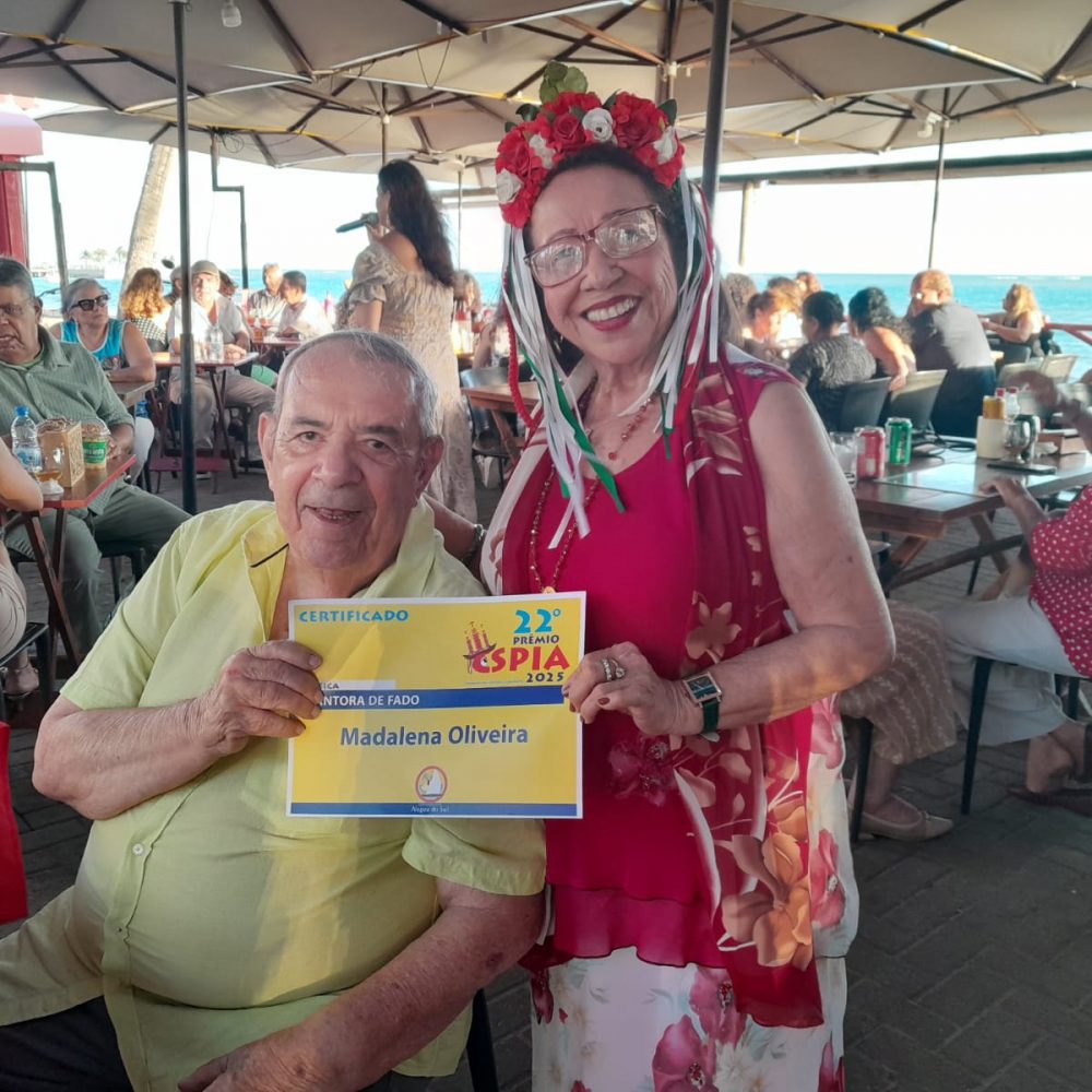 Madalena Oliveira é agraciada com o Prêmio Espia