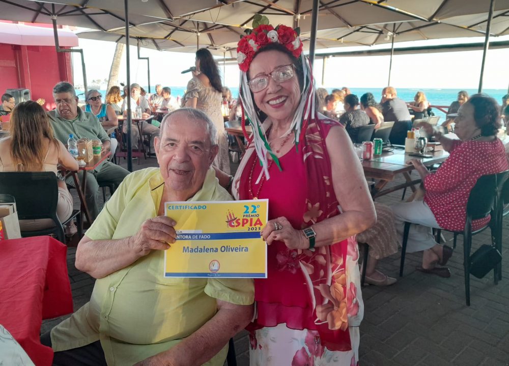 Madalena Oliveira é agraciada com o Prêmio Espia